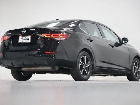 Used 2025 Nissan Sentra SV FWD image 12