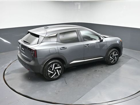 Used 2025 Nissan Kicks SV image 35