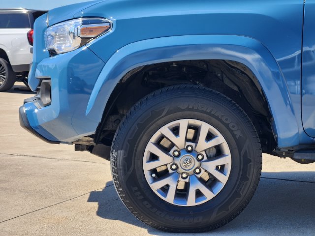 Used 2019 Toyota Tacoma SR5 RWD image 8