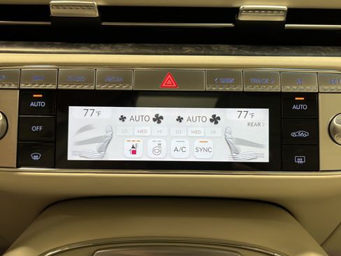 Used 2025 Genesis G90 3.5T AWD/4WD image 18