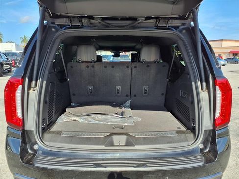 Used 2023 GMC Yukon XL Denali Ultimate w/ LPO, Floor Liner Package image 19