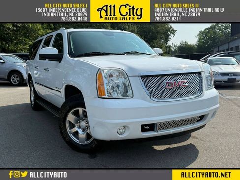 Used 2009 GMC Yukon XL Denali RWD image 1