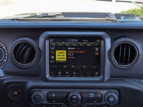 Used 2023 Jeep Gladiator Overland AWD/4WD image 26