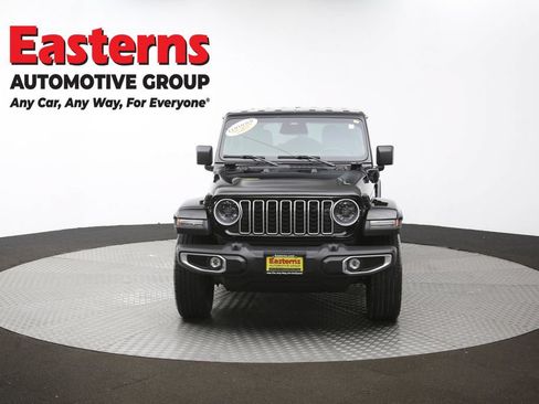 Used 2025 Jeep Wrangler Unlimited Sahara w/ Safety Group AWD/4WD image 54