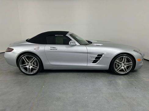 Used 2012 Mercedes-Benz SLS AMG Roadster image 8