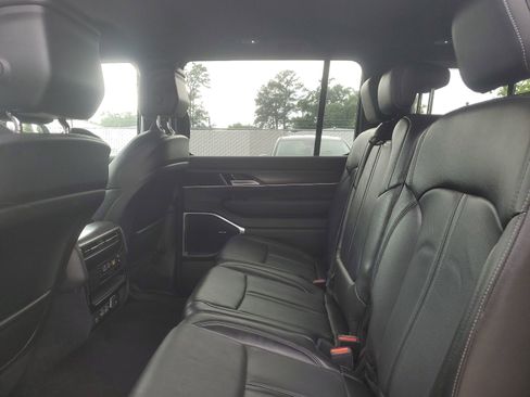 Used 2024 Jeep Wagoneer Series II w/ Flexible Seating Group RWD image 12