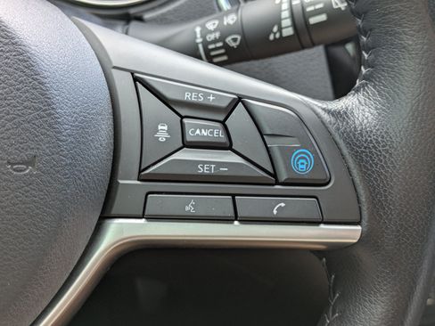 Used 2022 Nissan Rogue Sport SL w/ Premium Package FWD image 22