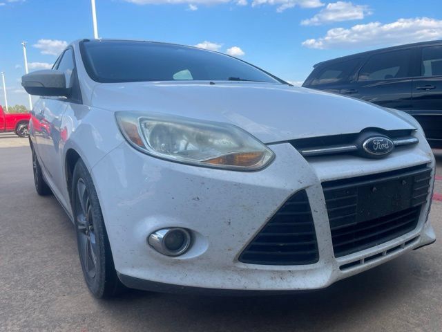 Used 2014 Ford Focus SE w/ SE Sport Package FWD image 8