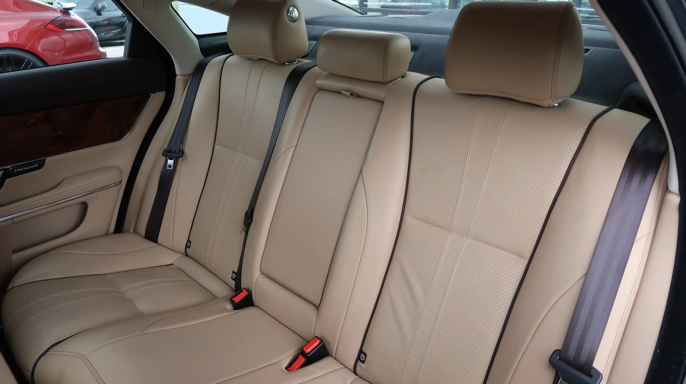 Used 2019 Jaguar XJ R-Sport RWD image 21