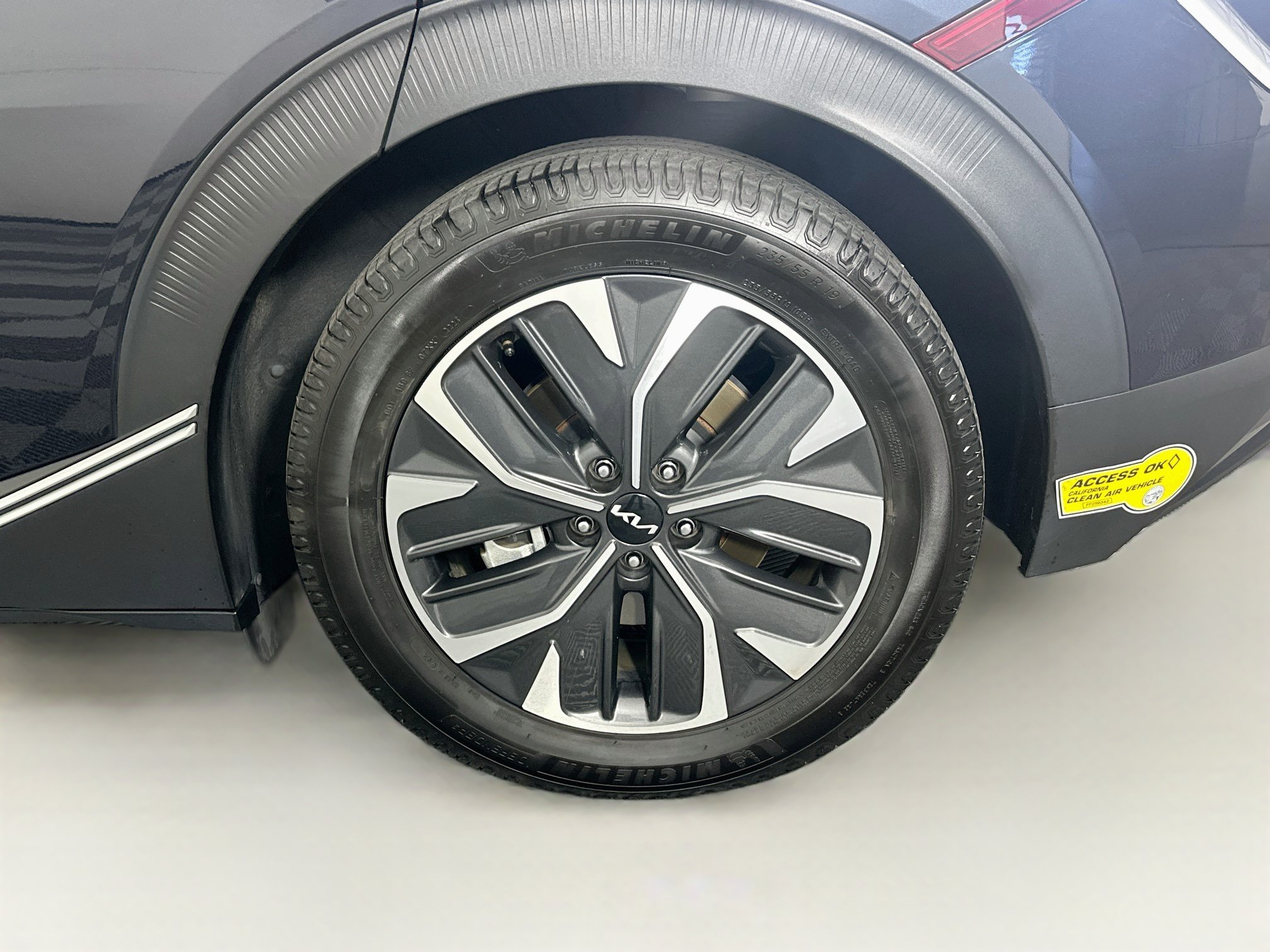 Used 2022 Kia EV6 Light RWD image 11