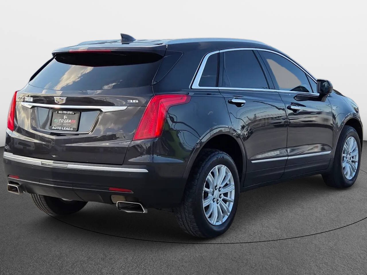 Used 2018 Cadillac XT5 FWD image 4