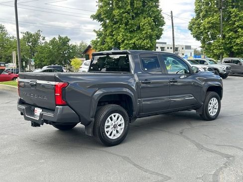 Certified 2024 Toyota Tacoma SR5 AWD/4WD image 5