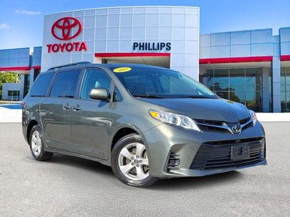 Used 2018 Toyota Sienna LE