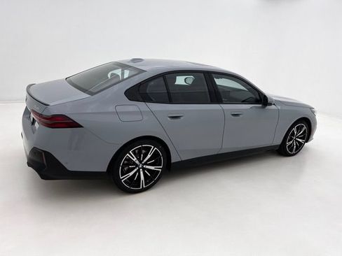 New 2027 BMW 530i xDrive w/ M Sport Package AWD/4WD image 4