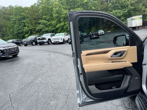 Used 2024 Chevrolet Tahoe Premier RWD image 13
