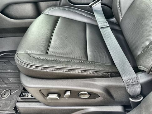 New 2026 GMC Yukon Denali w/ LPO, Floor Liner Package RWD image 25