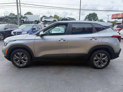 Used 2024 Kia Seltos LX AWD/4WD image 4
