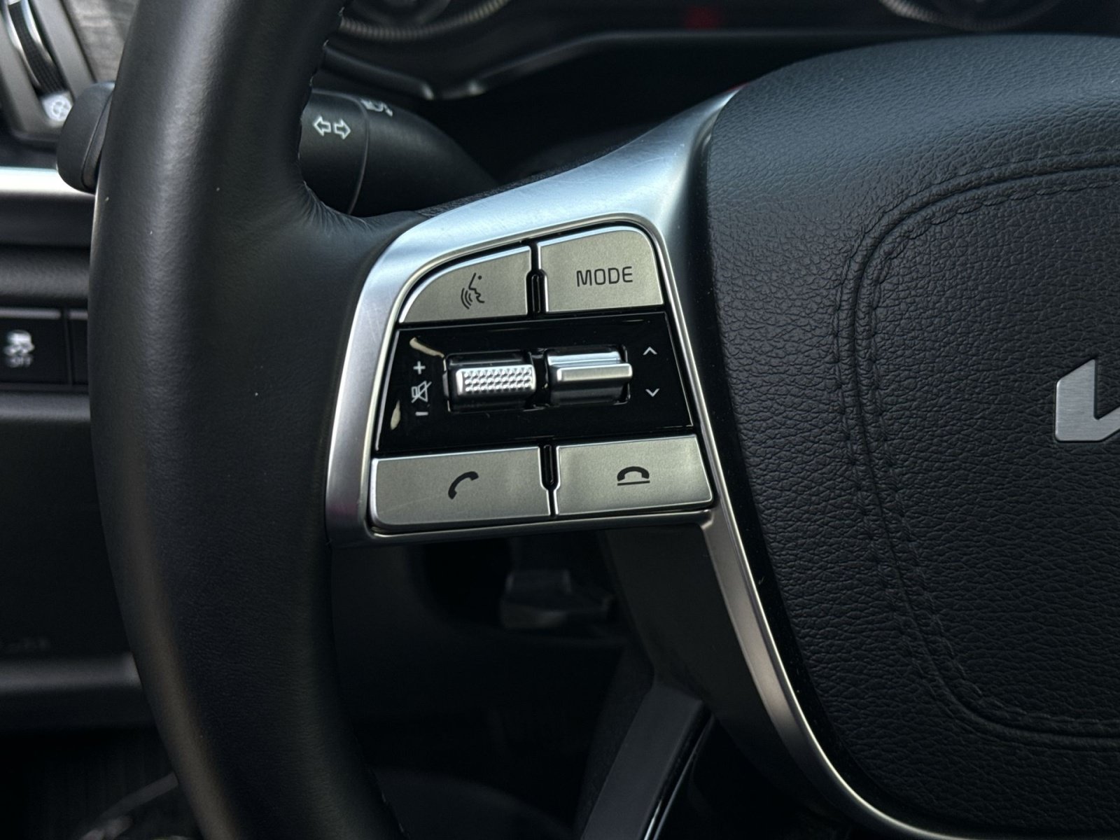 Used 2022 Kia Telluride EX w/ EX Premium Package FWD image 21
