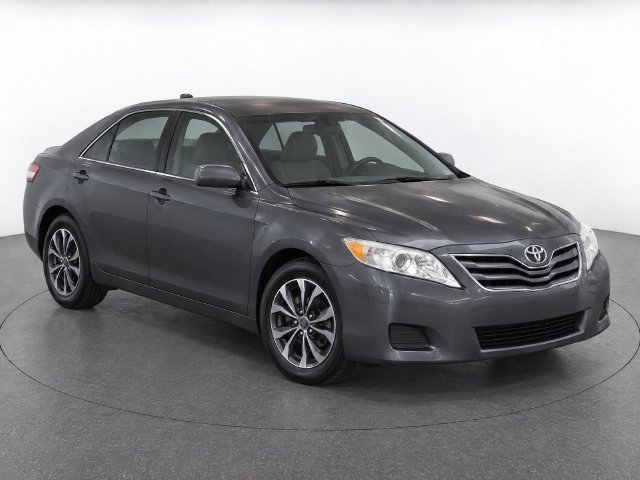 Used 2011 Toyota Camry LE FWD image 2