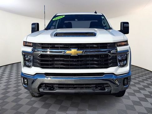 Used 2025 Chevrolet Silverado 2500 LT w/ Convenience Package AWD/4WD image 2
