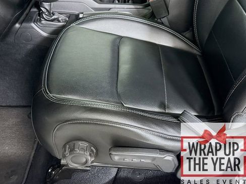 Used 2023 Jeep Wrangler Unlimited Sahara w/ Cold Weather Group image 19