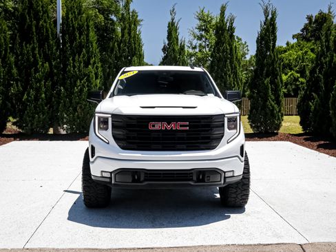 Used 2024 GMC Sierra 1500 Elevation AWD/4WD image 3