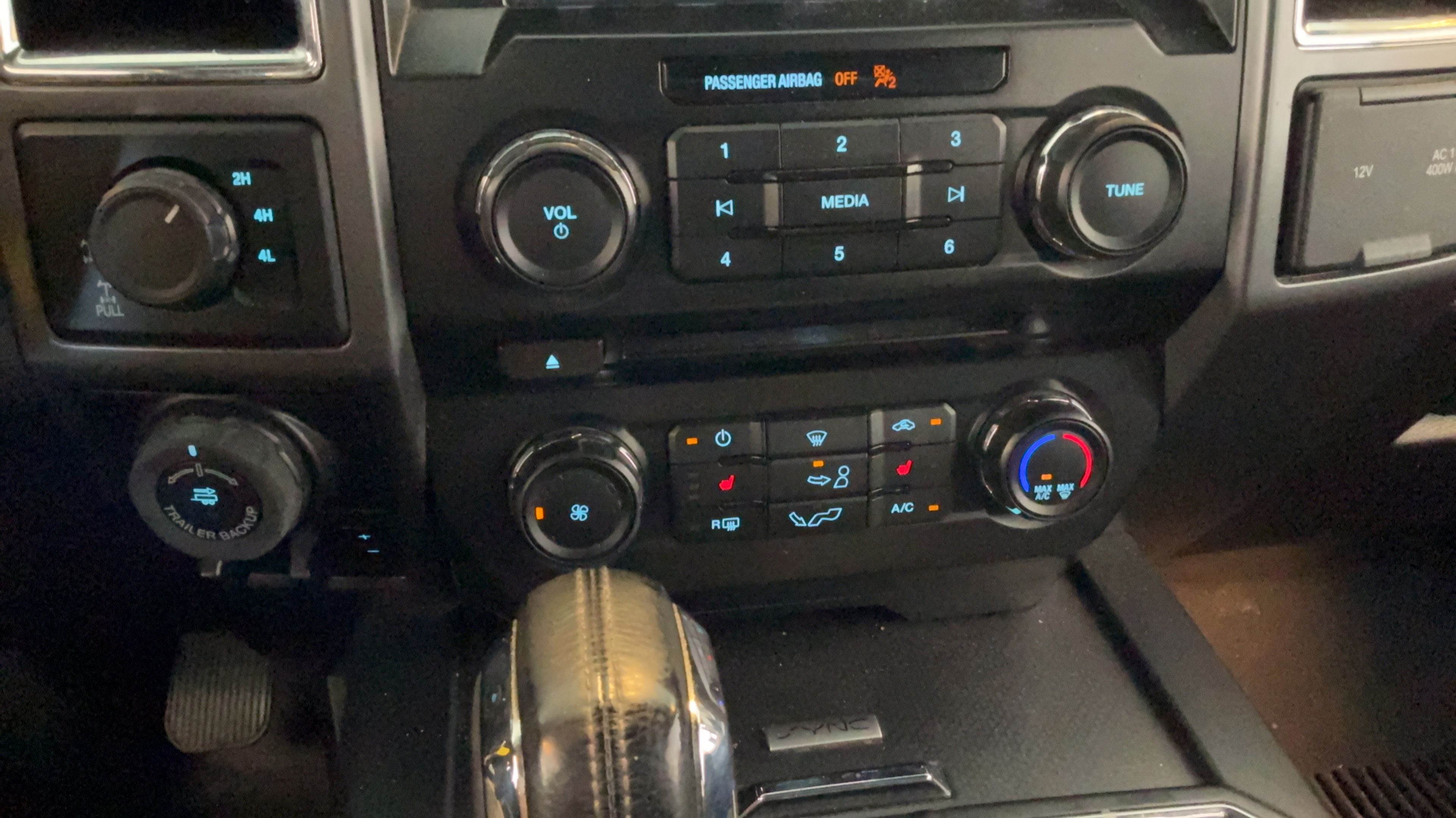 Used 2016 Ford F150 XLT w/ Equipment Group 302A Luxury AWD/4WD image 14