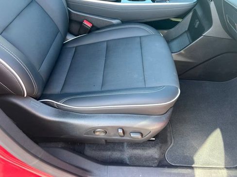 Used 2025 Buick Enclave Preferred FWD image 16
