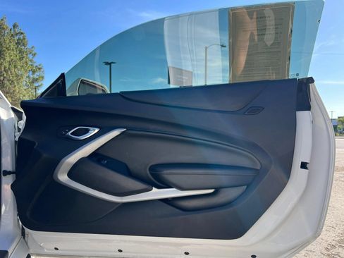Used 2018 Chevrolet Camaro LT RWD image 11
