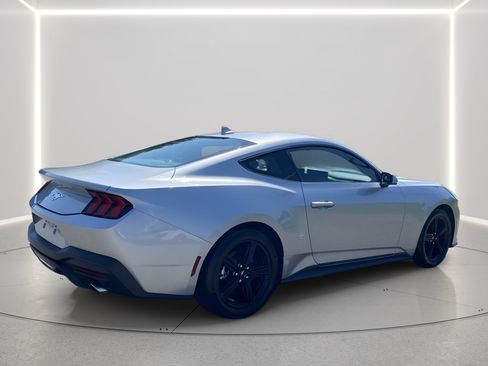 Used 2026 Ford Mustang Premium RWD image 5