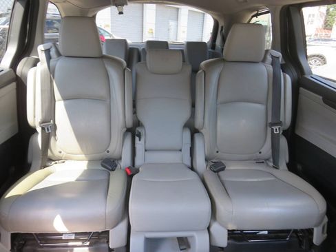 Used 2018 Honda Odyssey Touring image 24
