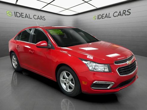 Used 2016 Chevrolet Cruze LT w/ Sun And Sound Package FWD image 3