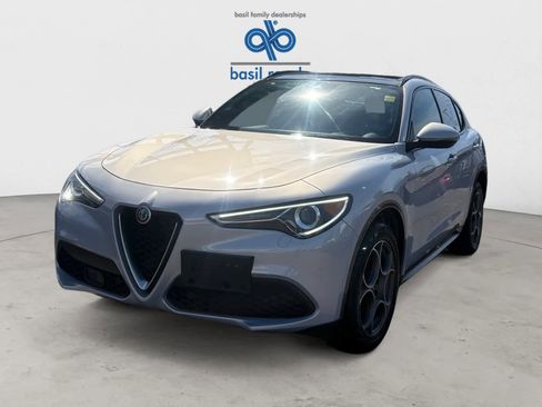 Used 2022 Alfa Romeo Stelvio Ti AWD/4WD image 2