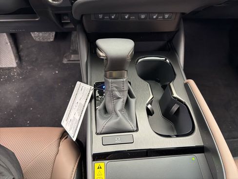 New 2025 Lexus ES 350 Ultra Luxury image 12