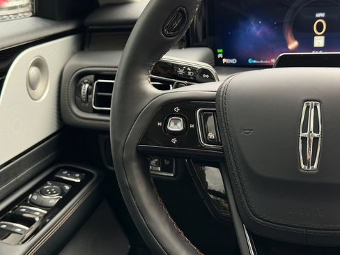 New 2026 Lincoln Aviator Reserve w/ Luxury Package AWD/4WD image 14