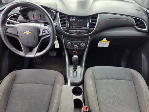 Used 2018 Chevrolet Trax LS FWD image 6