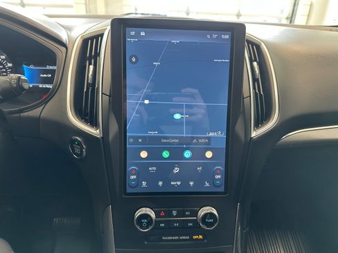 Used 2024 Ford Edge Titanium w/ Equipment Group 301A AWD/4WD image 18