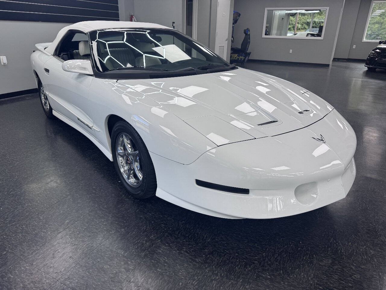 Used 1995 Pontiac Firebird Trans Am RWD image 7