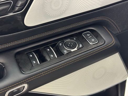 Certified 2025 Lincoln Aviator Black Label image 16