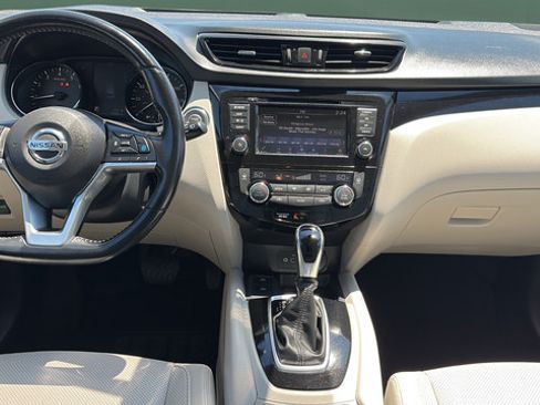 Used 2022 Nissan Rogue Sport SL AWD/4WD image 19