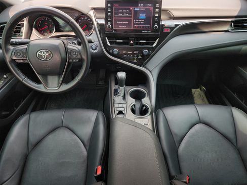 Used 2022 Toyota Camry XSE FWD image 28