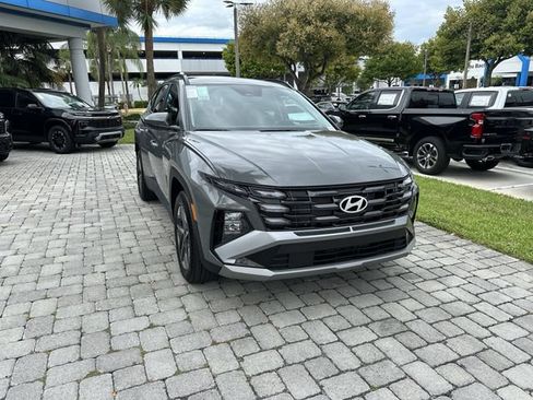 Used 2025 Hyundai Tucson SEL FWD image 17