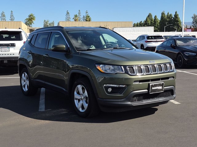 Used 2018 Jeep Compass Latitude w/ Popular Equipment Group FWD image 3