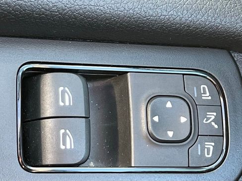 Used 2025 Mercedes-Benz Sprinter 2500 image 31