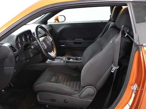 Used 2011 Dodge Challenger RWD image 10