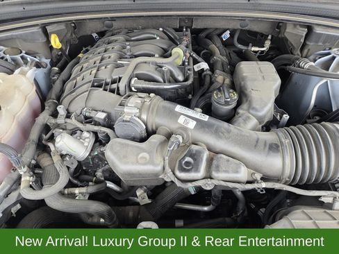 Used 2023 Jeep Grand Cherokee Limited w/ Luxury Tech Group II AWD/4WD image 27