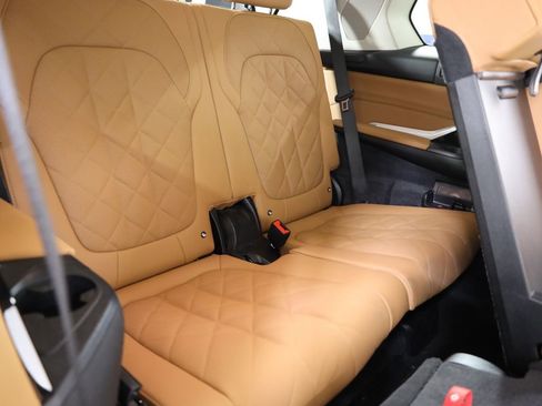 Used 2025 BMW X7 xDrive40i AWD/4WD image 65