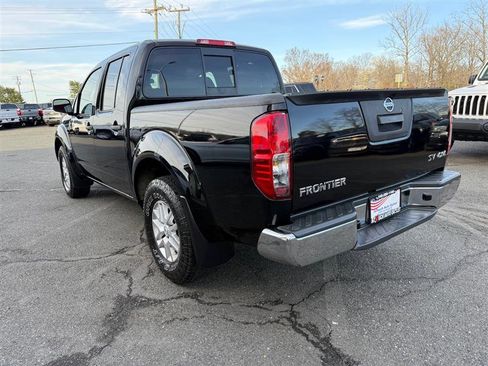 Used 2018 Nissan Frontier SV image 7
