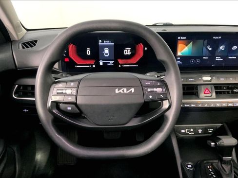Used 2025 Kia K4 FWD image 5