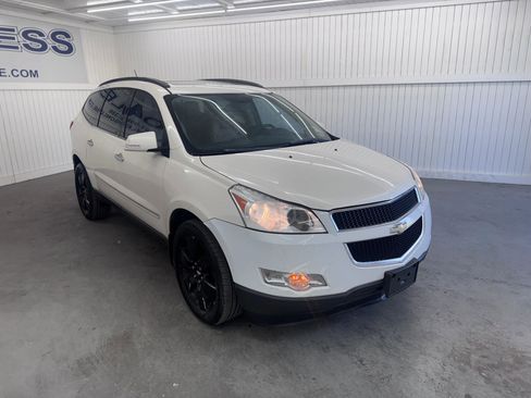 Used 2011 Chevrolet Traverse LTZ image 3
